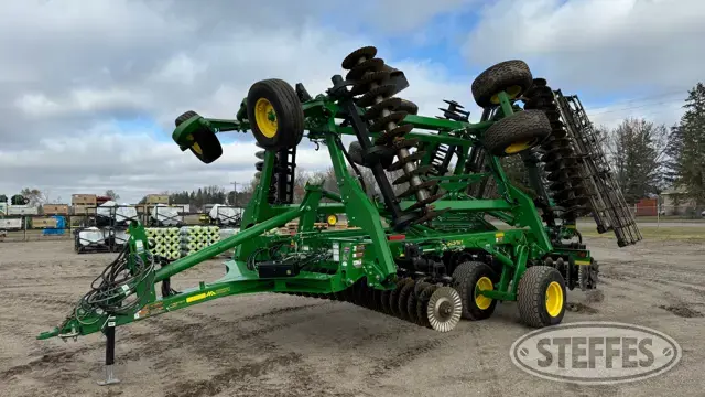 2022 John Deere 2660VT