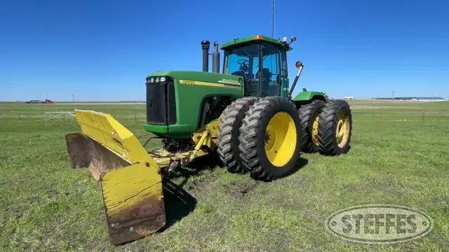 2002 John Deere 9220