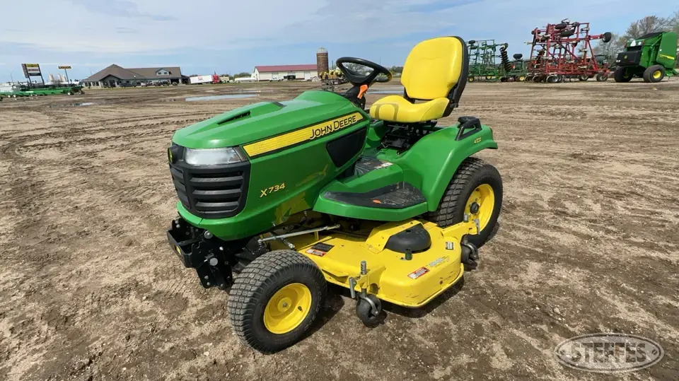 2014 John Deere X734 Lawn Tractor