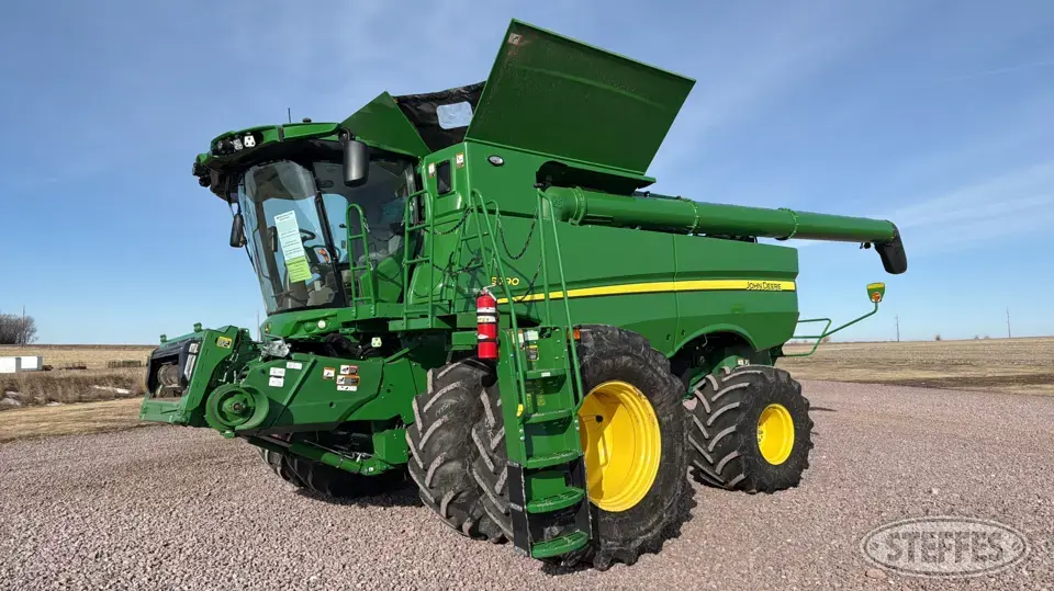 2023 John Deere S790 Combine