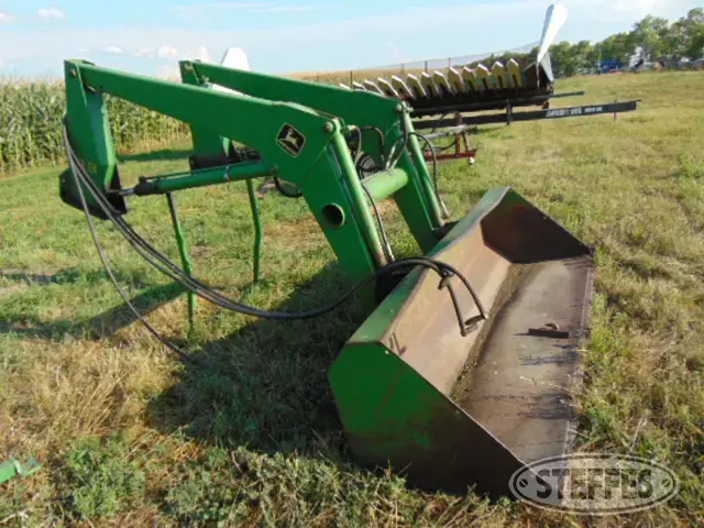 John Deere 148