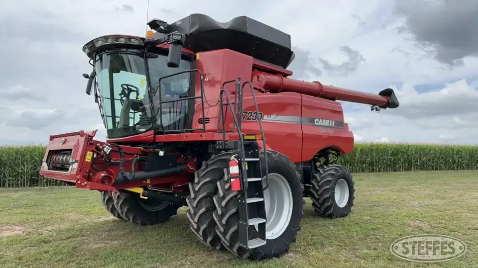 2013 Case IH 7230 Combine
