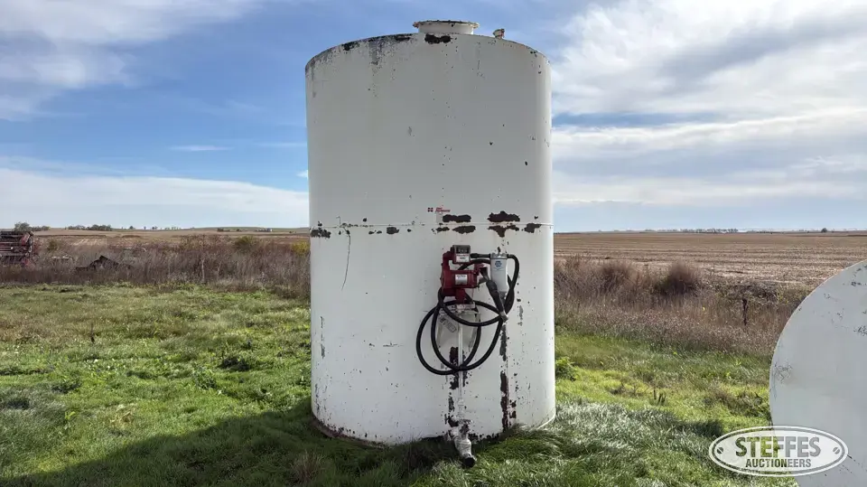 3,200 gal. fuel tank