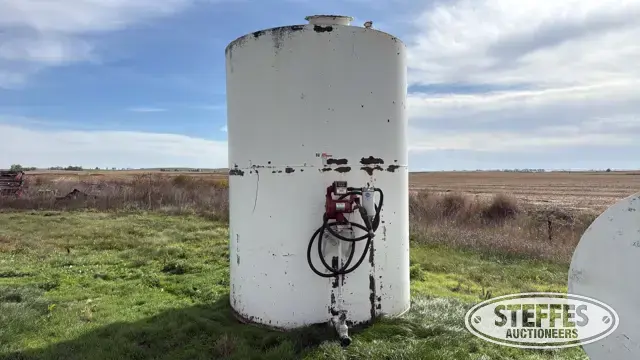 3,200 gal. fuel tank