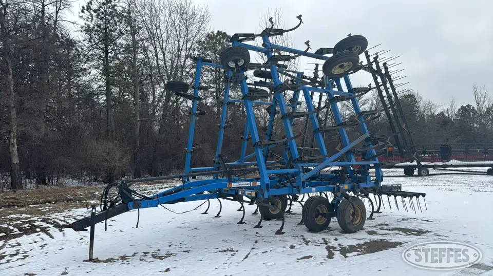 1995 DMI Tiger-Mate Field Cultivator