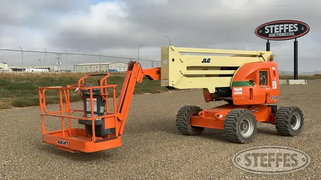 2011 JLG 450AJ