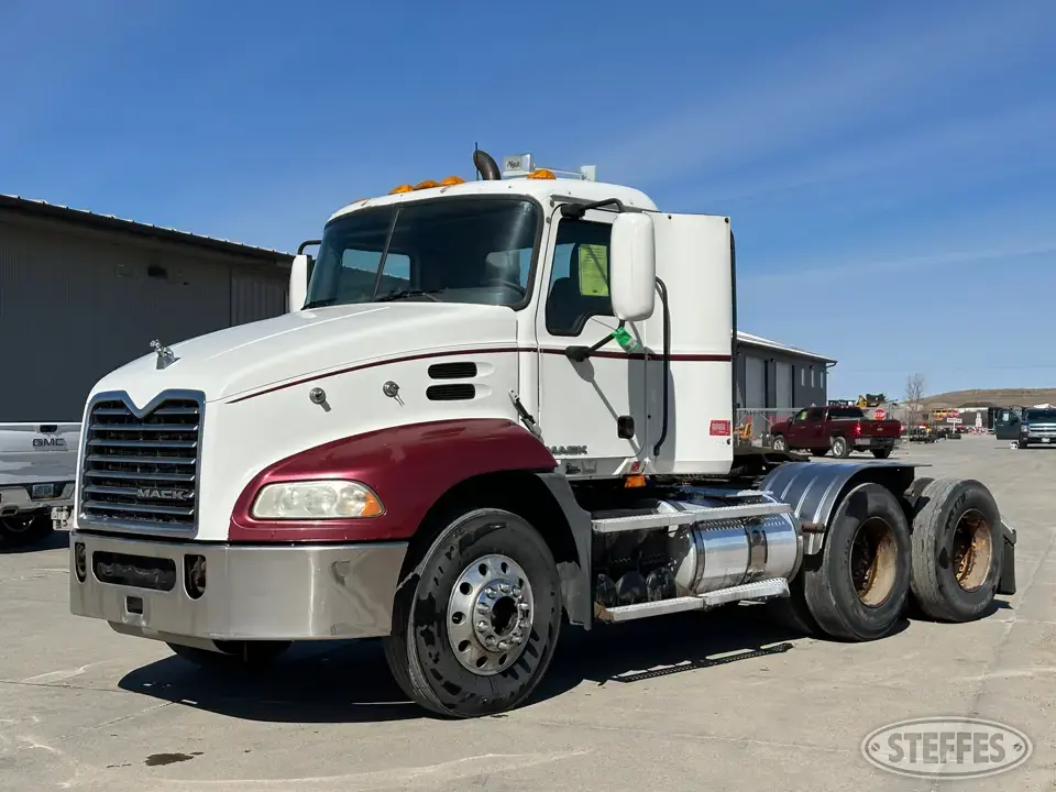 2009 Mack CXU613 Conventional Truck without Sleeper