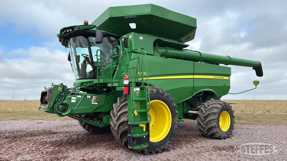 2020 John Deere S790 Combine