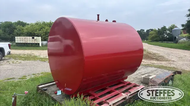 Approx. 1,000 gal. fuel tank