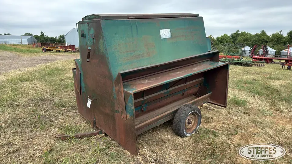 Vern’s Mfg. creep feeder Feeders and Bunk