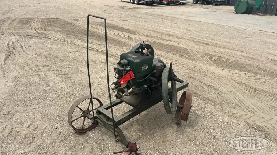 McCormick-Deering Collectible Show Tractors-Stationary Engine