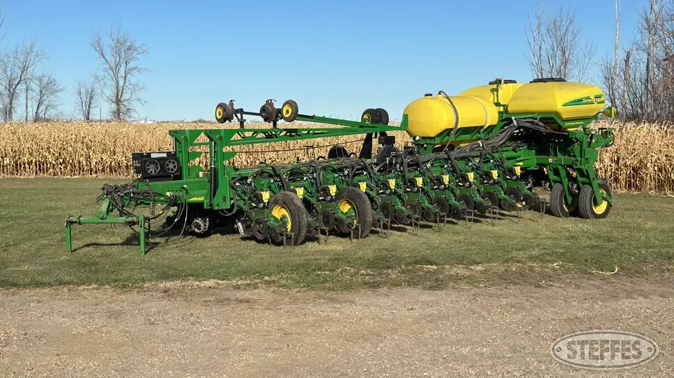 2007 John Deere 1770NT 12 or More Row Planter