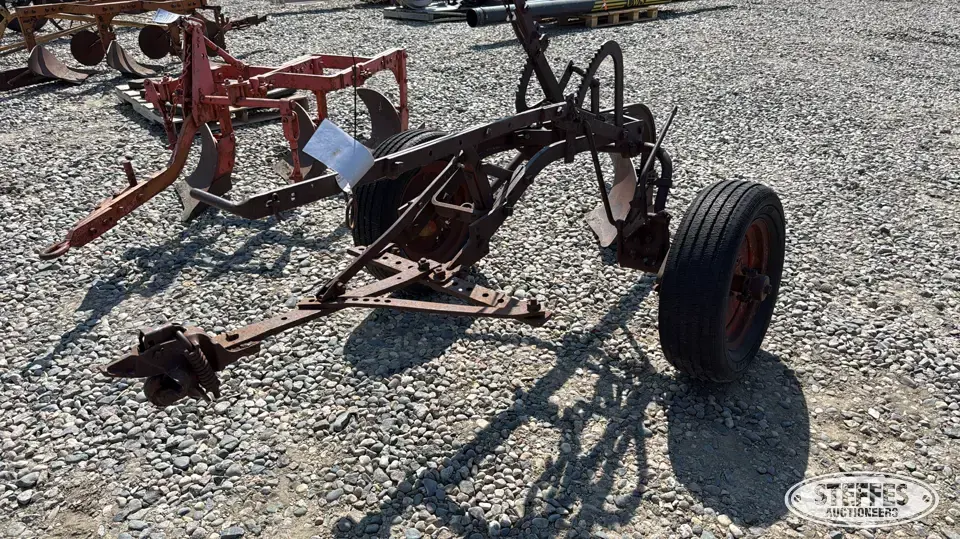 Single bottom plow