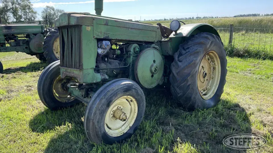 1948 John Deere D Collectible Tractor