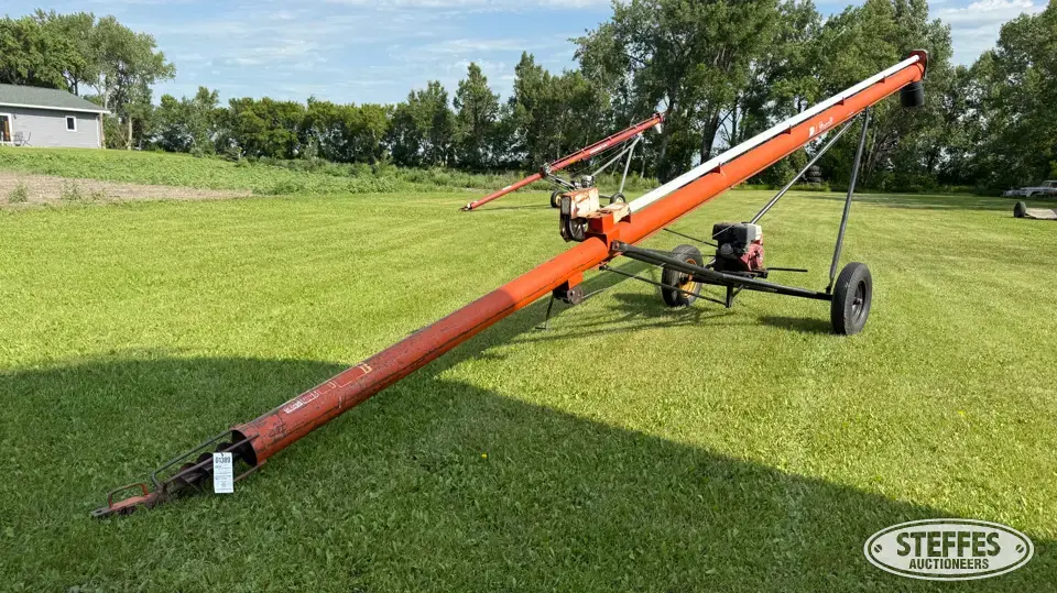 Brandt 735 Straight Auger