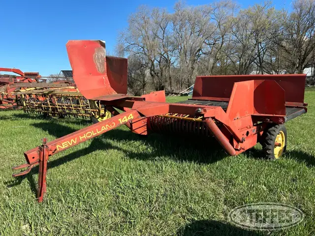 New Holland 144