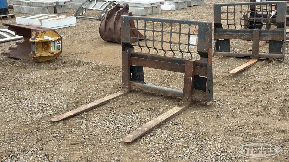 Bobcat skid steer pallet forks Skid Steer Fork