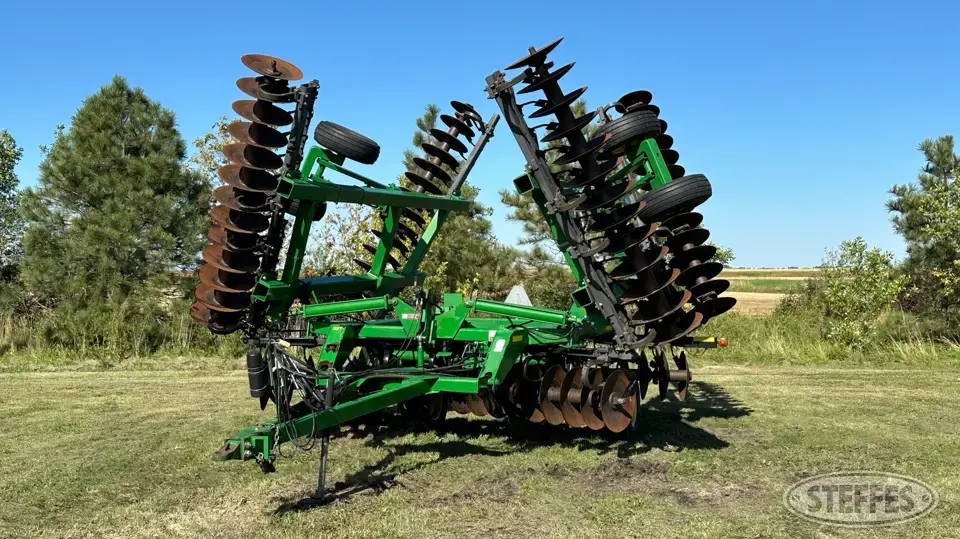 2012 John Deere 637 Disc