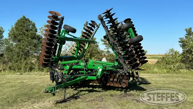 2012 John Deere 637