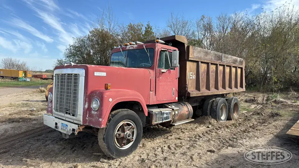 1975 International Transtar 4300 Dump Truck