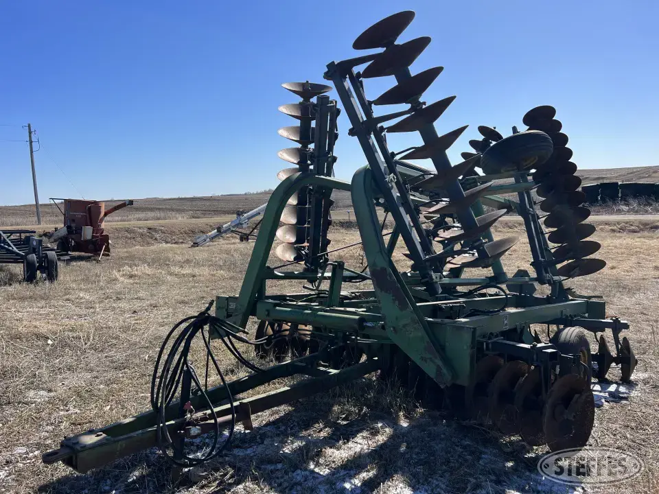 John Deere 235 Disc