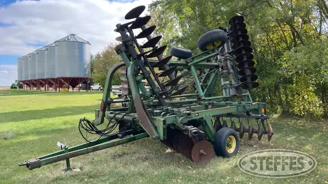 John Deere 235