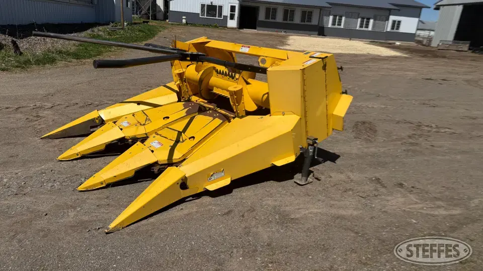 2016 New Holland 3PN Corn Head