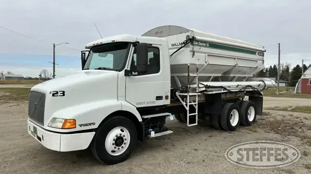 2000 Volvo VNM
