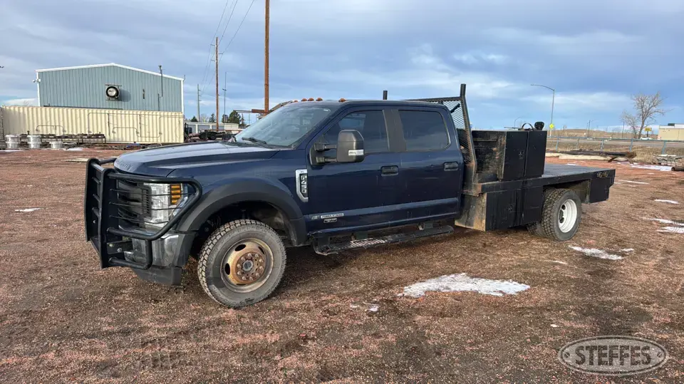 2018 Ford F-450 XL Flatbed Truck