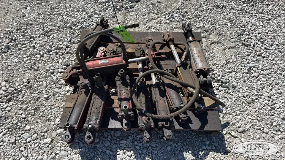Various hyd. cylinders Ag Equipment Part