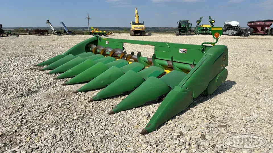 2008 John Deere 608C Corn Head