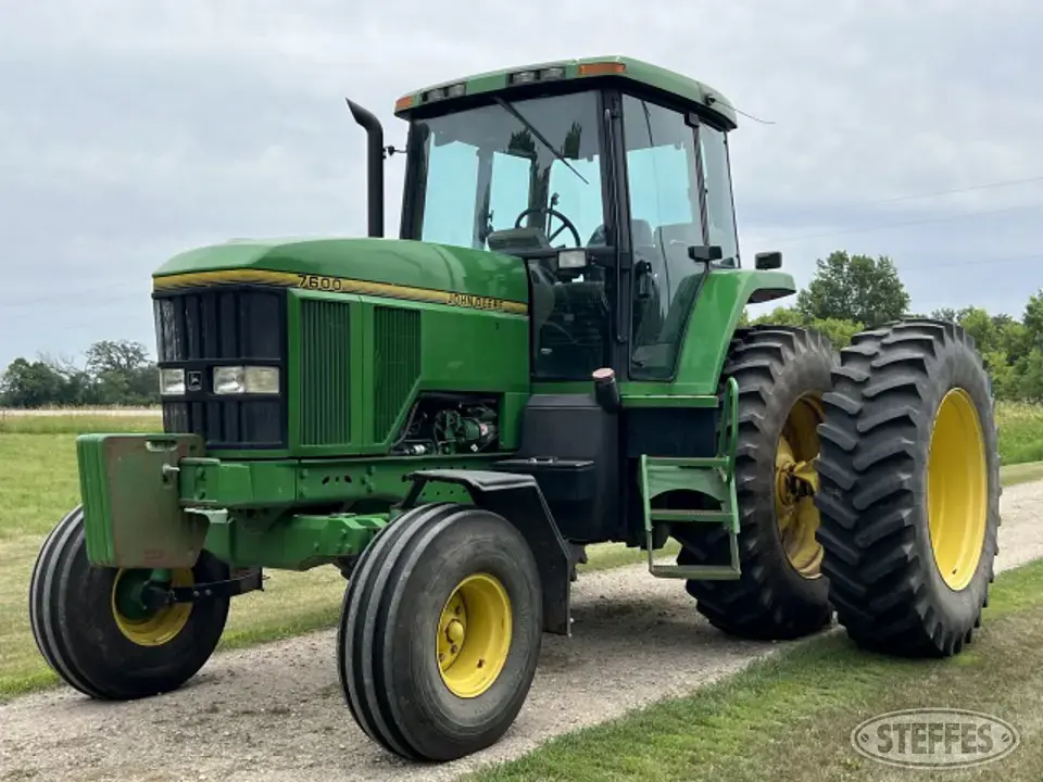 1993 John Deere 7600 2WD Tractor