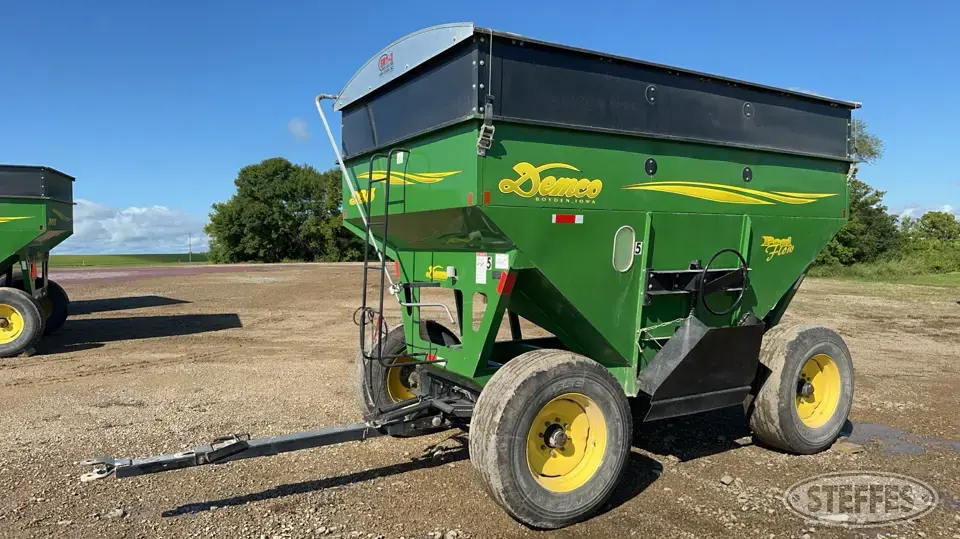 2004 Demco 365 Posi-Flow Gravity Box