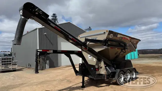 2022 J&M LC390