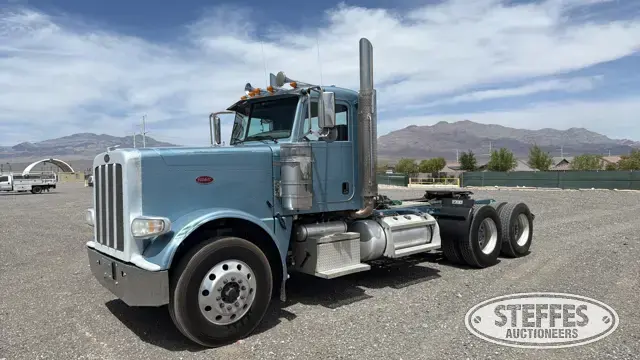 2015 Peterbilt 389