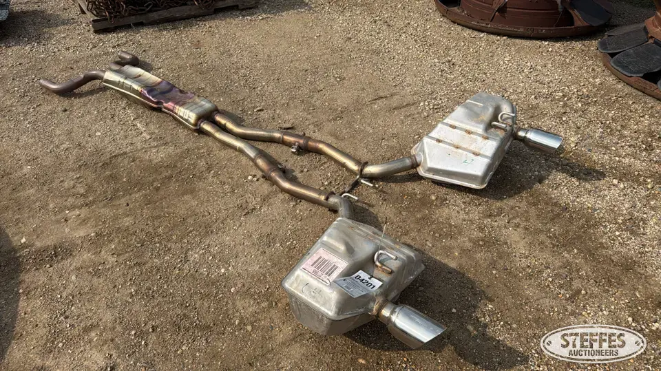 Dual exhaust Truck-Trailer Part