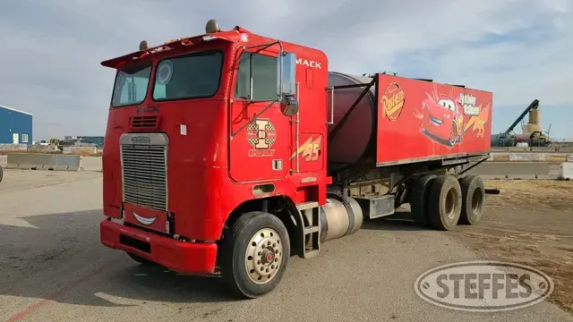 1984 Freightliner FLT