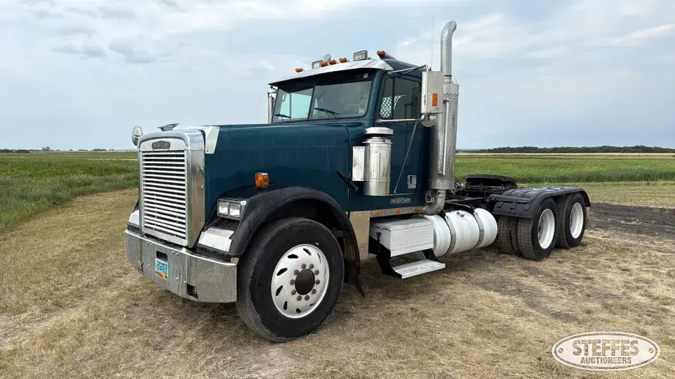1995 Freightliner FLD120 Conventional Truck without Sleeper