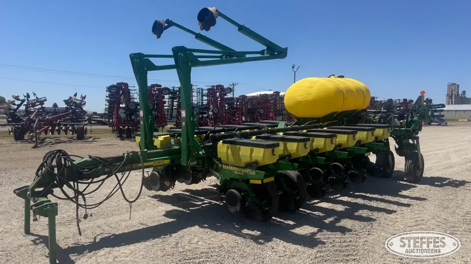 2002 John Deere 1770NT 12 or More Row Planter