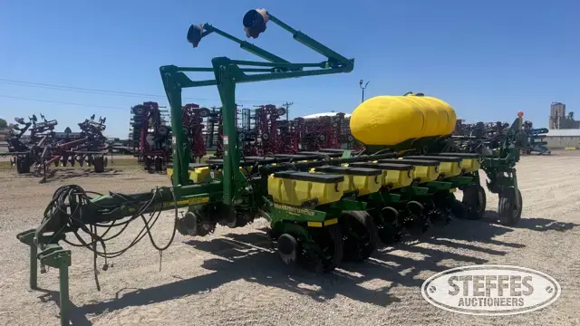 2002 John Deere 1770NT