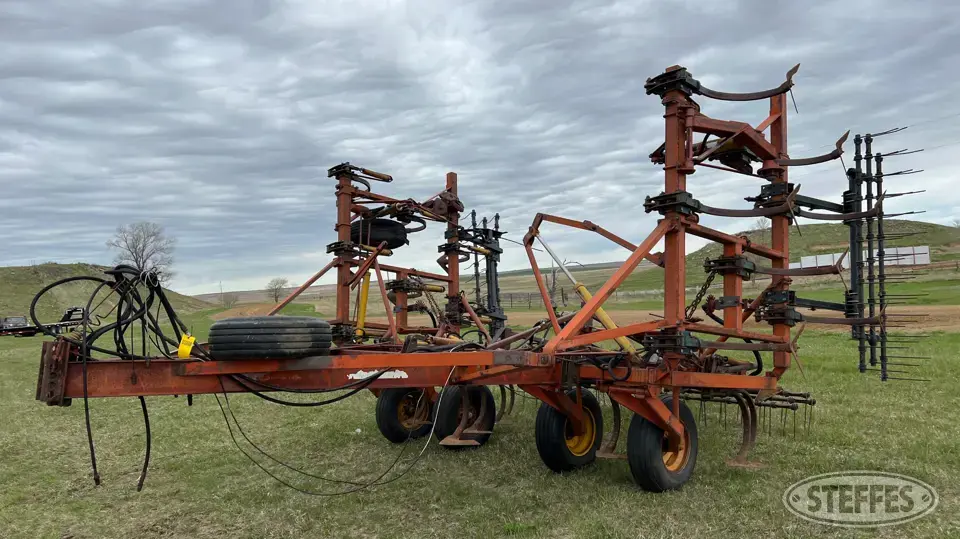 Morris CP-525 Chisel Plow