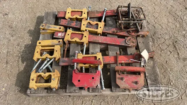 Lilliston cultivator row stingers