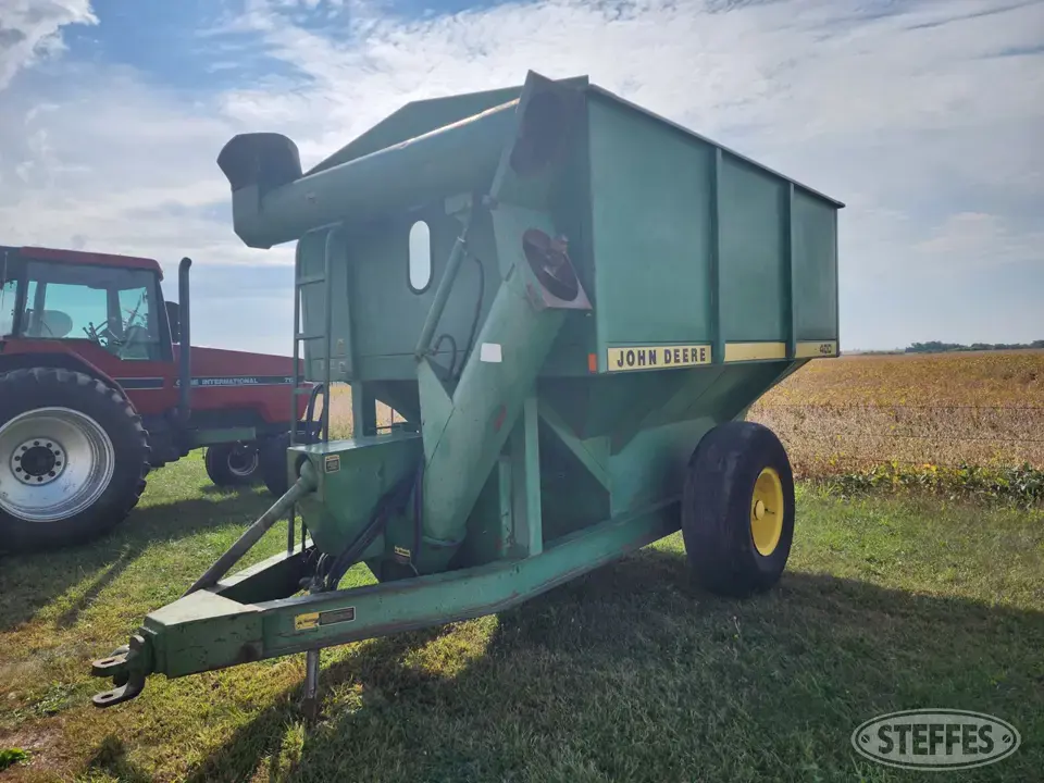 John Deere 400 Grain Cart