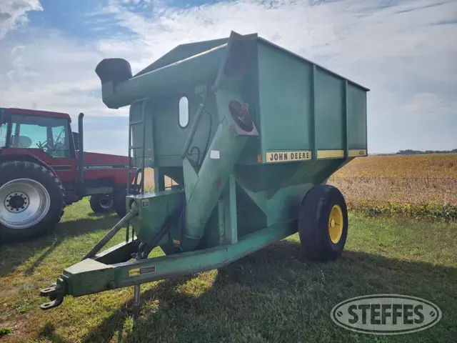 John Deere 400