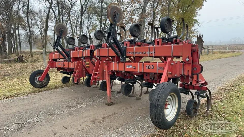 Case IH 183 Row Crop Cultivator