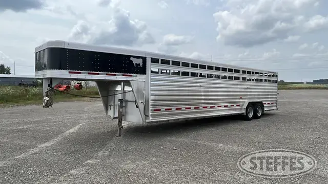 2021 Featherlite 8127-7630-STD