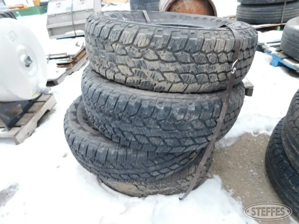 Firestone Destination A/T2 Truck Tire
