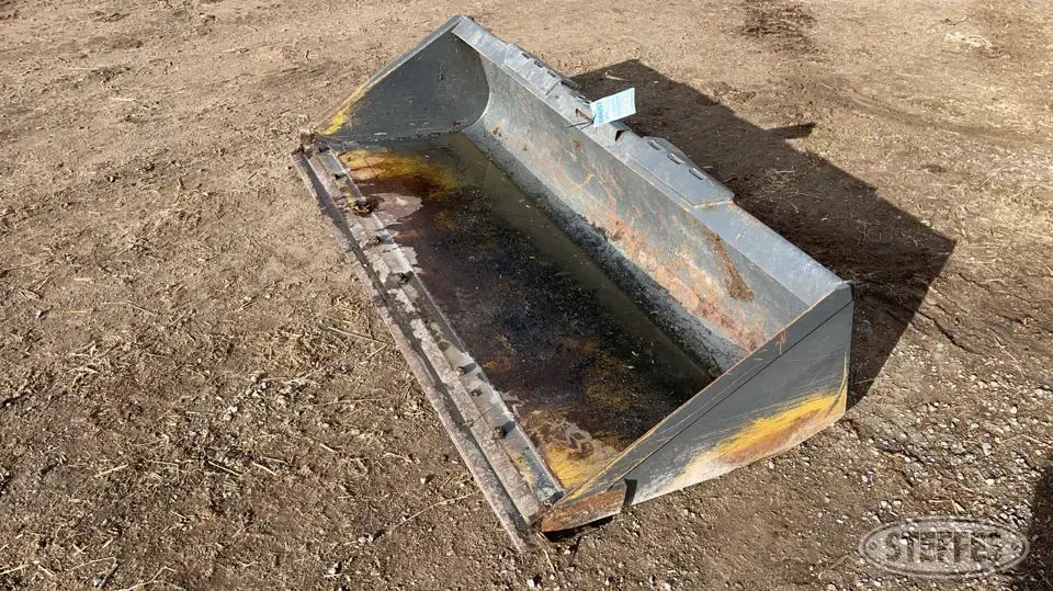 CNH LPE Skid Steer Bucket