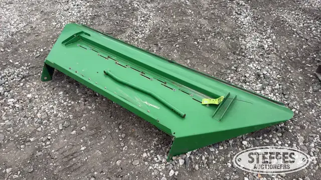 John Deere straw chopper tailboard