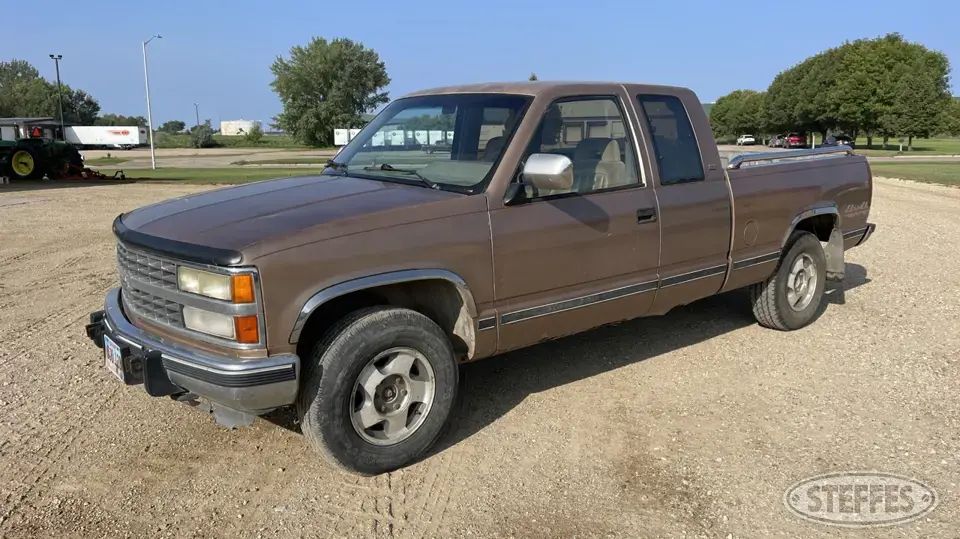 1992 Chevrolet Silverado 1500 Half Ton Pickup